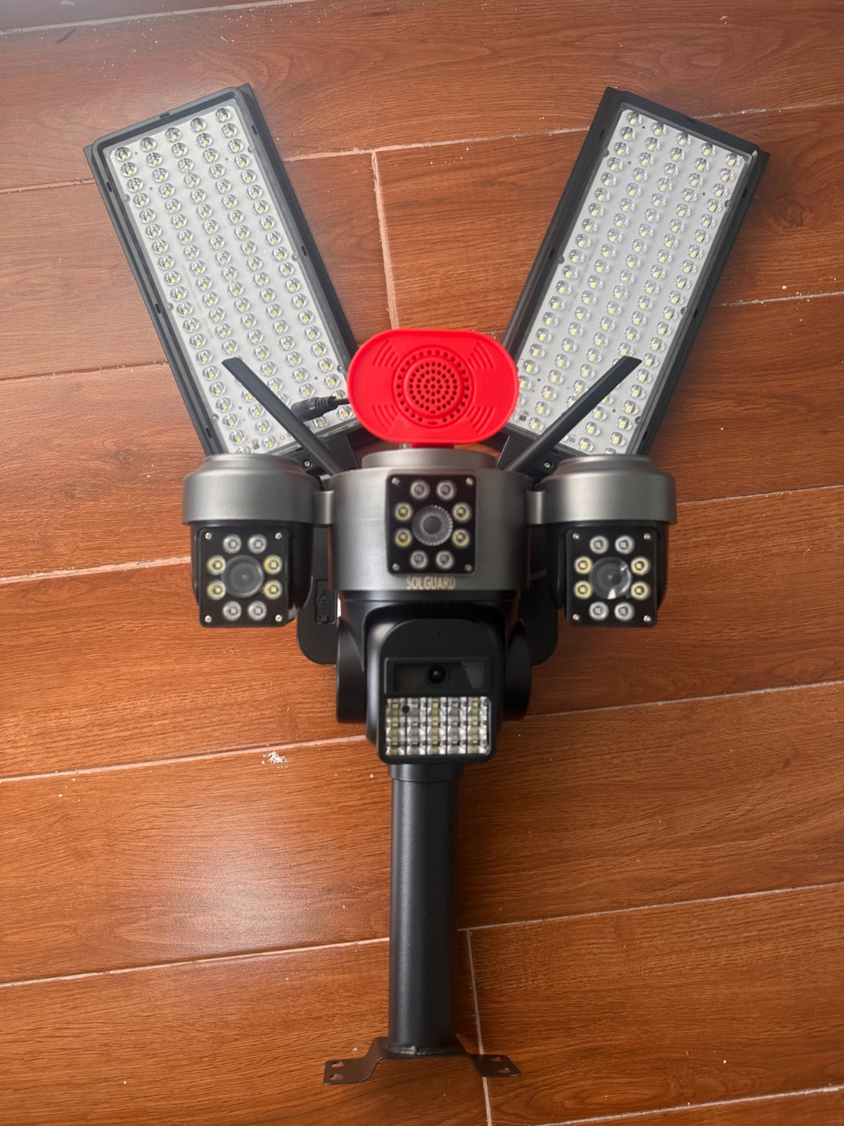 1000W ALL-IN-ONE Solar Dual Streetlight 4G PTZ 15MP 3 Lens Camera
